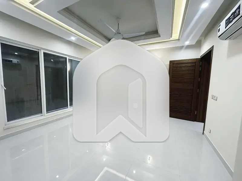 Brand New House available For Rent On Prime location 07 Bedroom with Big Basement, photo 6