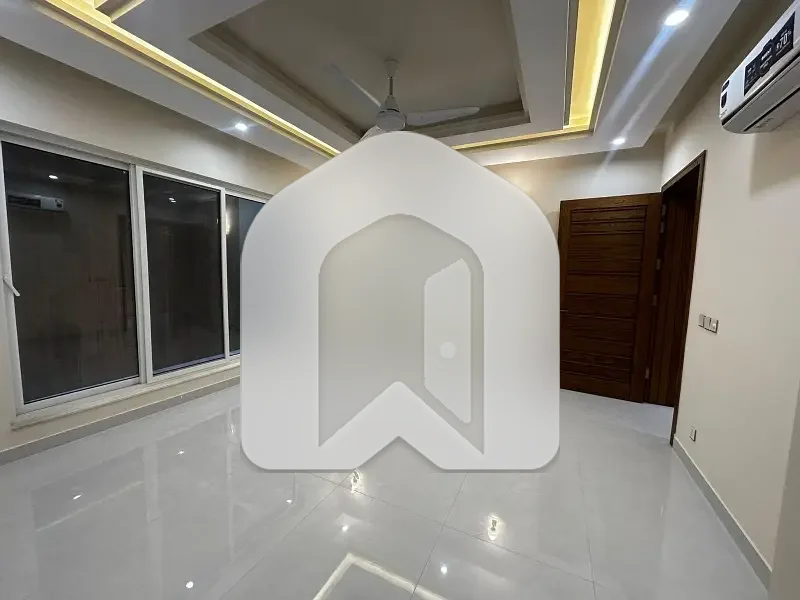 Brand New House available For Rent On Prime location 07 Bedroom with Big Basement, photo 14