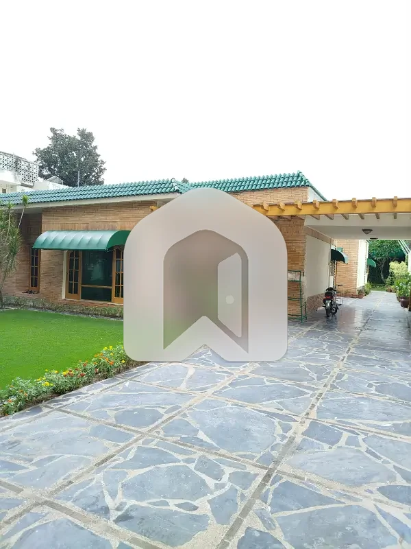 Beautiful House With Big Lawn