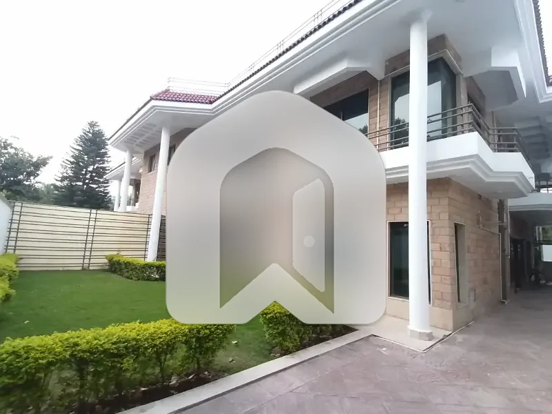 HOUSE FOR RENT IN F-8