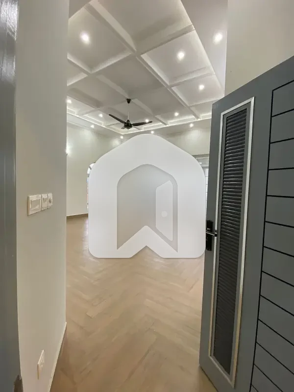 Beautiful New Renovated House For Rent Prime Location F-10|5 Bedrooms| Garden., photo 17