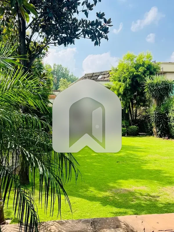 Beautiful Most Wanted Luxury House For Rent In F-8 Islamabad | 6 Bedrooms | Huge Garden | VIP Location A Dream Home