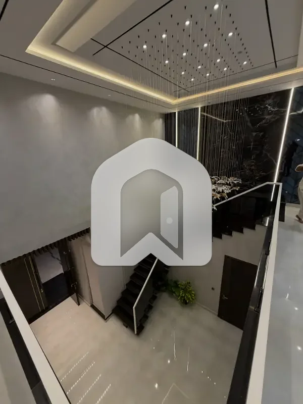 1 Kanal Luxury House Available For Rent, photo 11