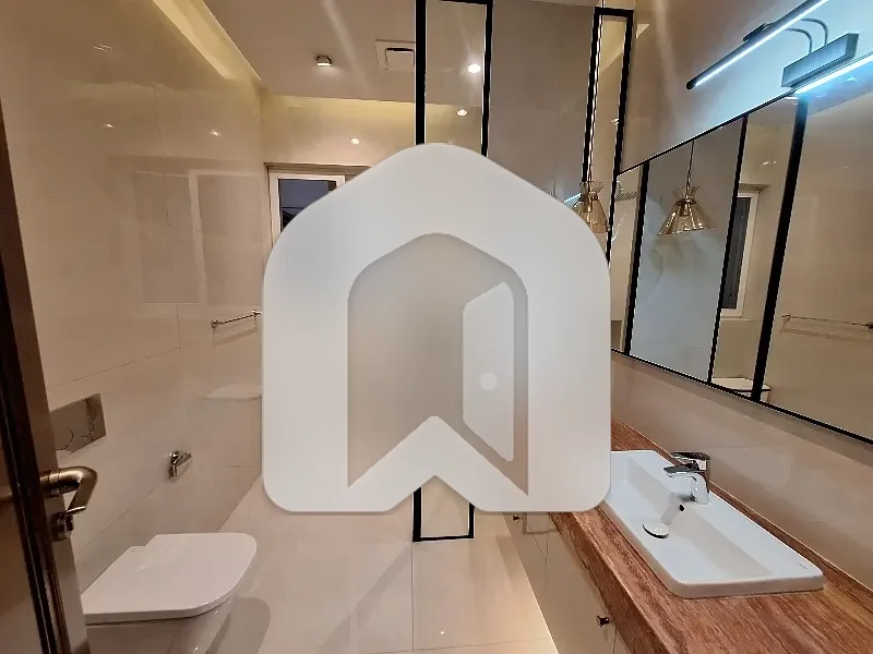 F6 BEAUTIFUL Prtion Available For Rent, photo 2
