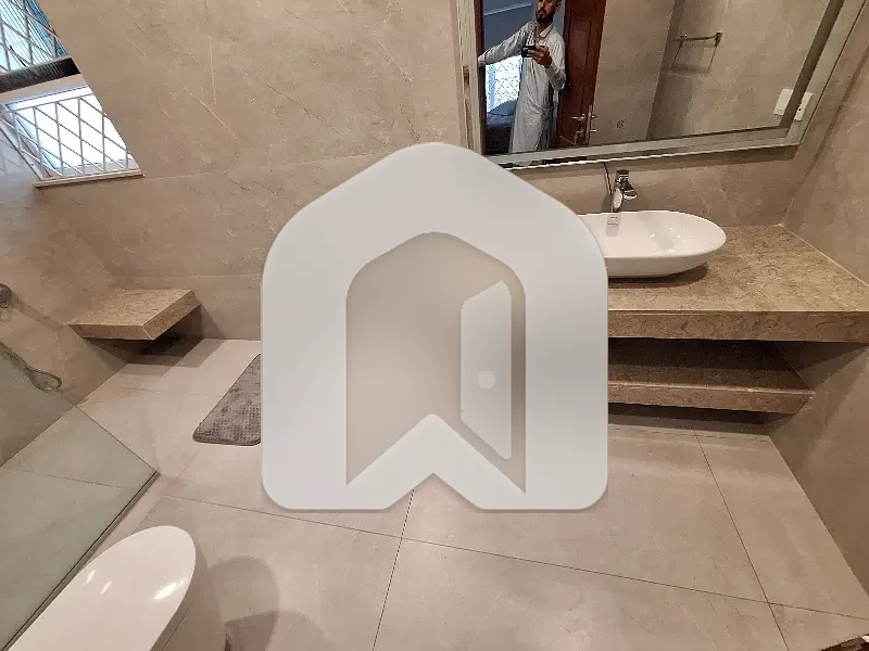 F7 Beautiful Brnd New Portion Available For Rent, photo 19