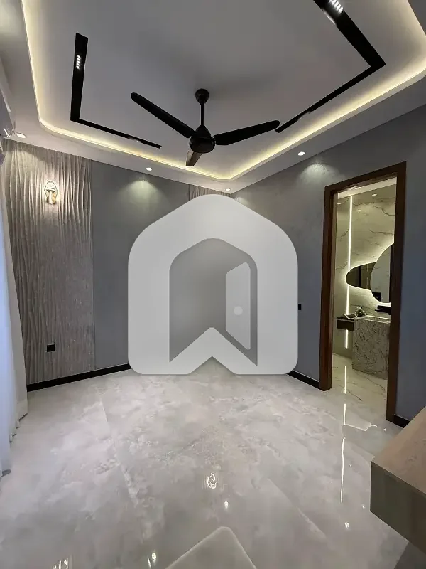 10 Marla luxury house for rent, photo 14