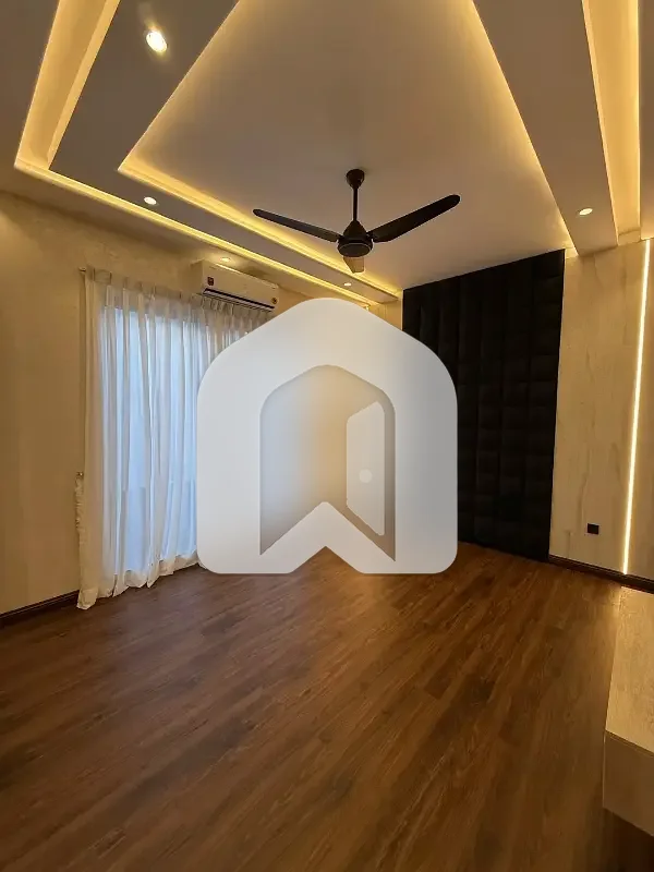Luxurious Upper Portion Available for Rent in a Prime Location, Offering Elegant Living, Modern Comfort, and a Peaceful Environment., photo 11