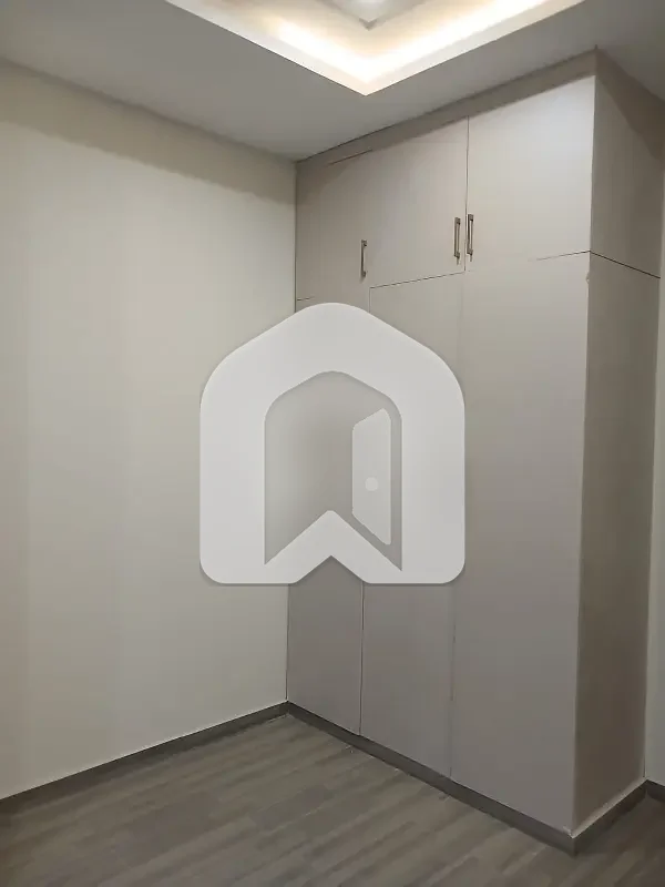 2-Bed Apartment Available for Rent in Gulberg Islamabad, featuring a prime location, comfortable living space, and underground parking. Ideal for family living., photo 3