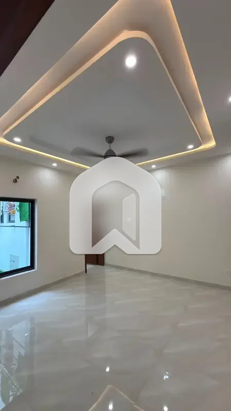 GULBERG RESIDENCIA 10M UPPER FLOOR AVAILABLE FOR RENT, photo 7