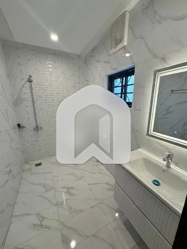 GULBERG RESIDENCIA 10M UPPER FLOOR AVAILABLE FOR RENT, photo 9