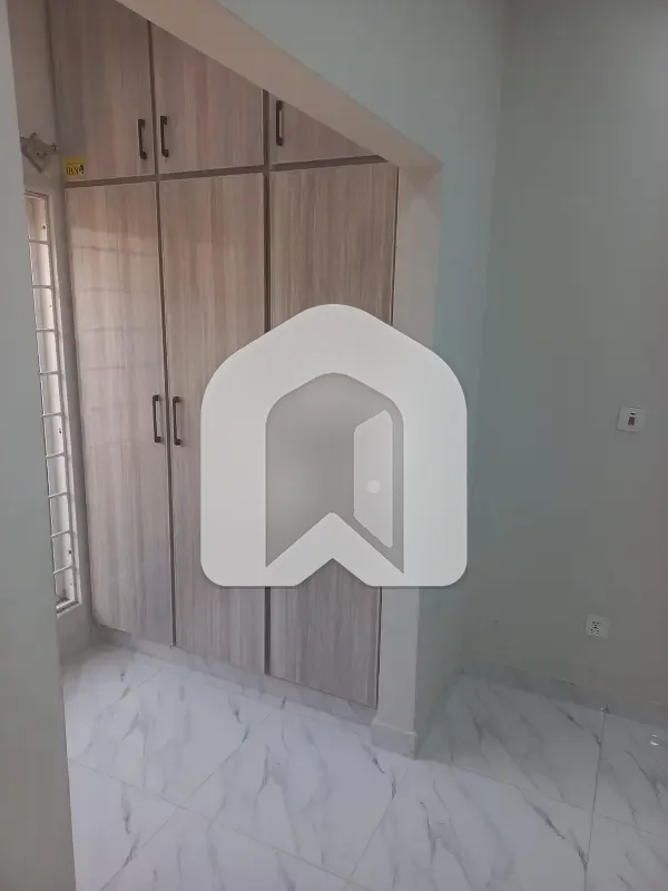 GULBERG RESIDENCIA 10Marla UPPER FLOOR AVAILABLE FOR RENT, photo 12