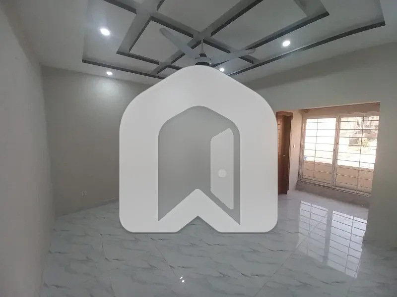 GULBERG RESIDENCIA 10Marla UPPER FLOOR AVAILABLE FOR RENT