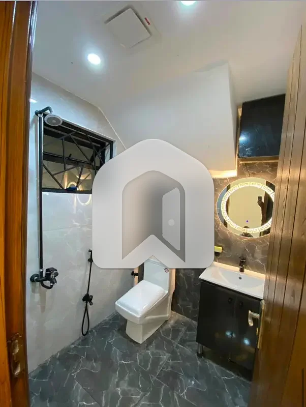 GULBERG RESIDENCIA WITH SOLAR 10M FULL HOUSE FOR RENT, photo 9