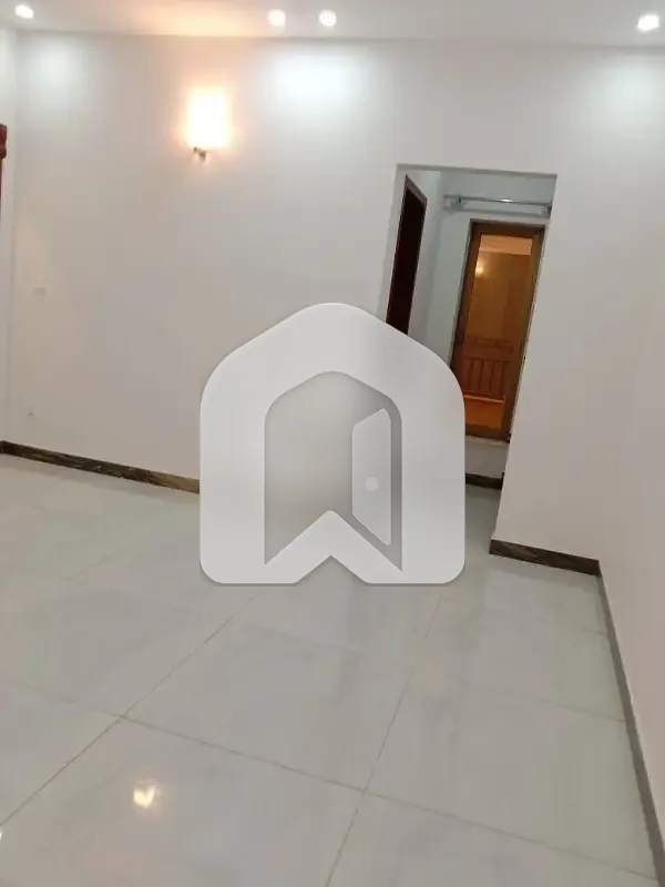 14 Marla . 40x80 Full House For Rent In G-13 Islamabad, photo 6