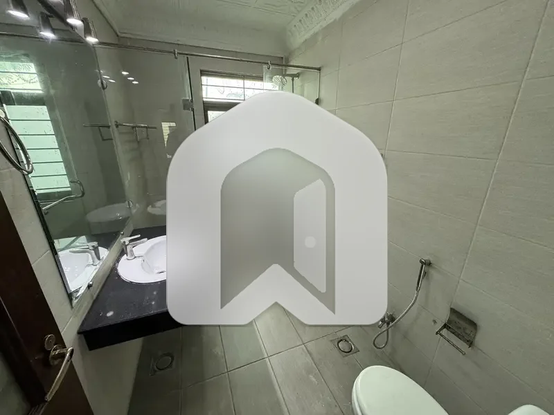 2 Kanal House For Rent In F-8 On Prime Location, photo 14